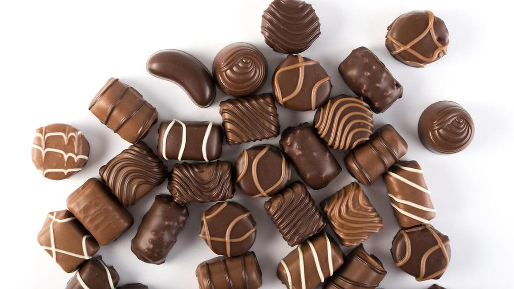 Suomalaisista jopa 90 prosenttia kertoo syövänsä konvehteja.