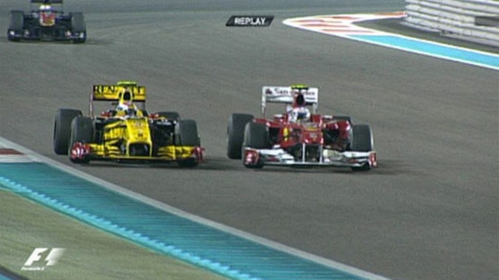 Fernando Alonso vihaisena Vitali Petroville Abu Dhabin GP:n jälkeen.