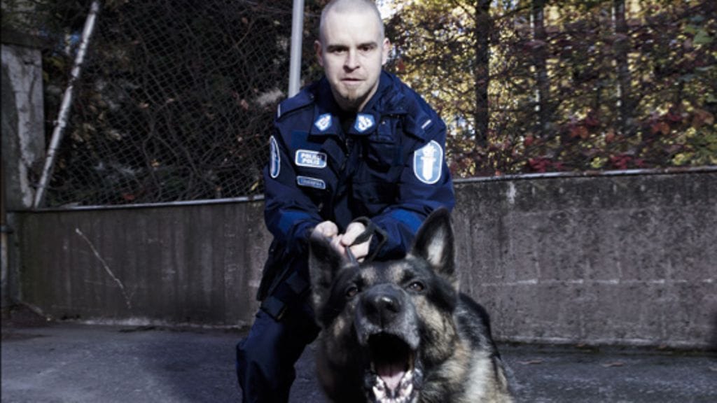 Lainvalvojat. (Kuva: Sub)