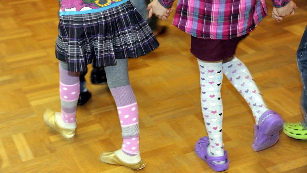 Lännen median kyselyyn vastanneista 88 prosenttia kannatti hallituksen suunnitelmaa rajata päivähoito-oikeus puolipäiväiseksi perheissä, joissa ainakin toinen vanhempi on kotona.