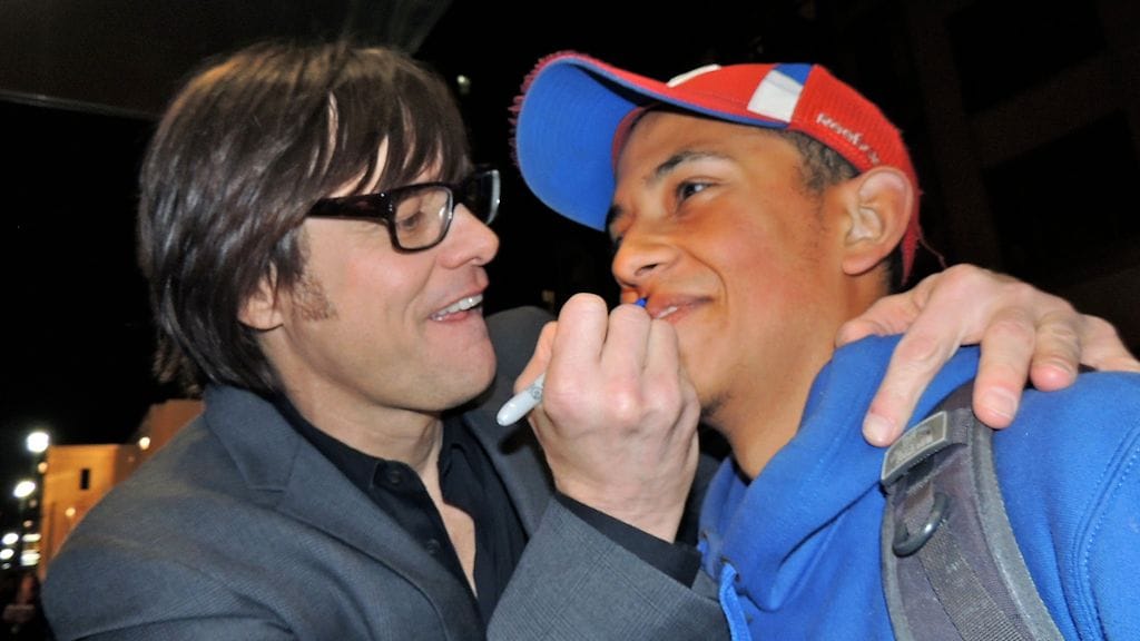 Jim Carreyn fani sai Movemberin kunniaksi piirretyt viikset.