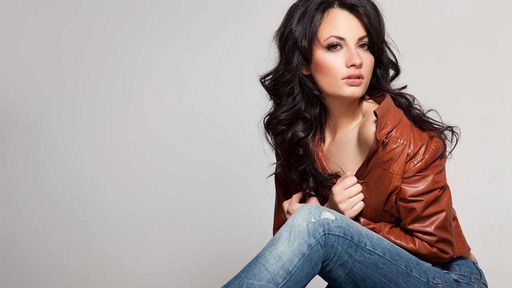 Viihtyvätkö suomalaisnaiset hameessa vai housuissa?