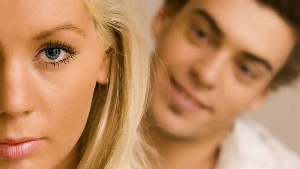 Voiko aiemmassa suhteessaan pettäneeseen mieheen luottaa?