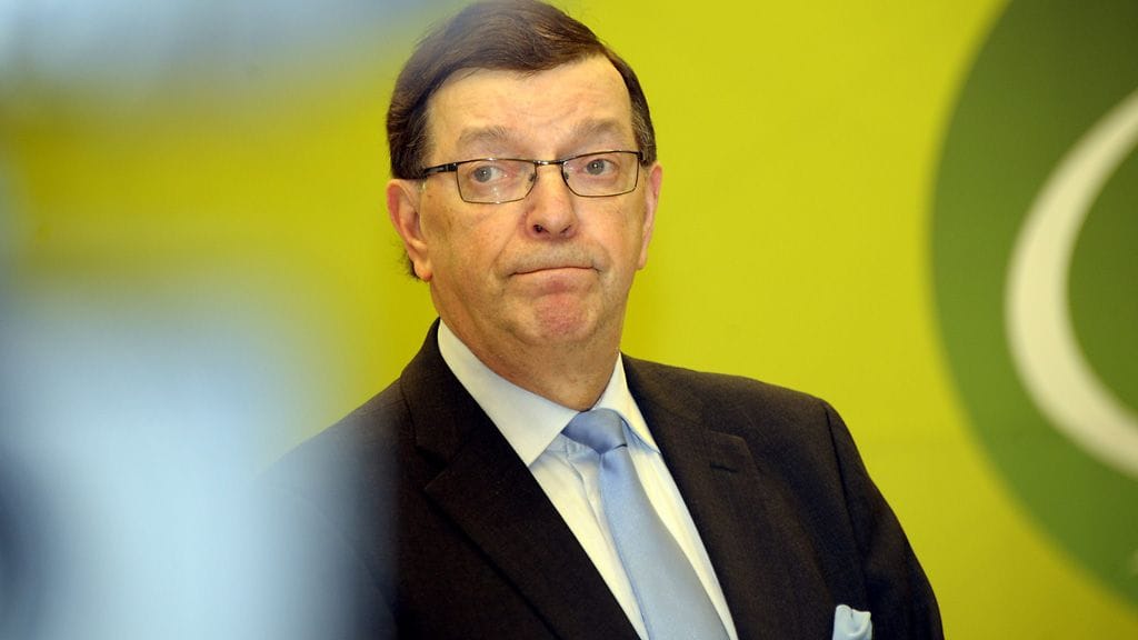 Euroedustaja Paavo Väyrynen (kesk.) ottaa eduskuntapaikan vastaan vain, jos pääsee ministeriksi.