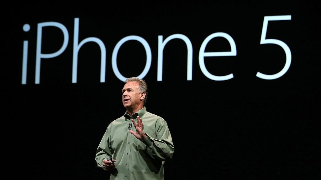 Applen markkinointipäällikkö Phil Schiller esitteli iPhone 5:n ominaisuuksia.