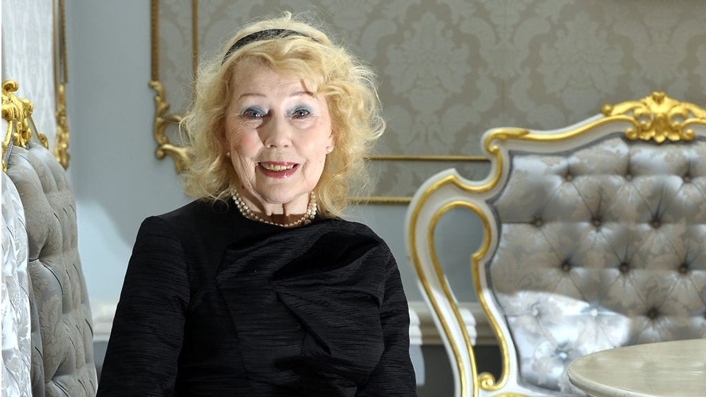 Tea Istalle järjestettiin hiljaiset hautajaiset.