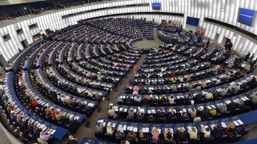 EU-parlamentissa on 73 brittiedustajaa. Lissabonin sopimuksessa määriteltiin meppien enimmäismääräksi 751, mutta heitä voisi olla myös vähemmän.