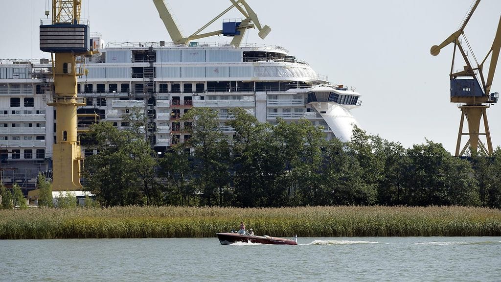 Suomen valtio omistaa nykyisin Turun telakasta 30 prosenttia ja Meyer Werft loput.