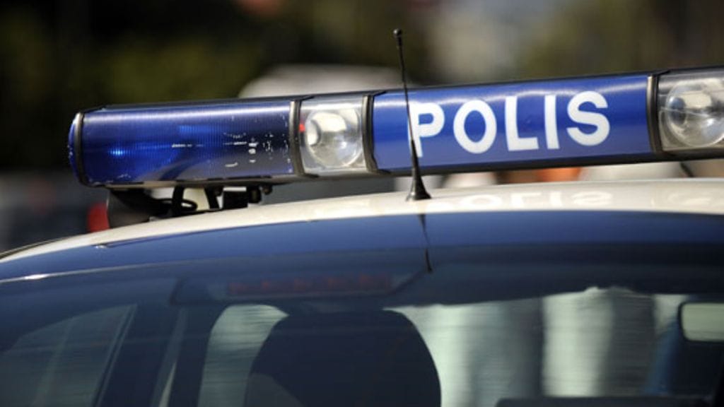 Poliisin mukaan kuljettaja oli ajanut varastetulla autolla.