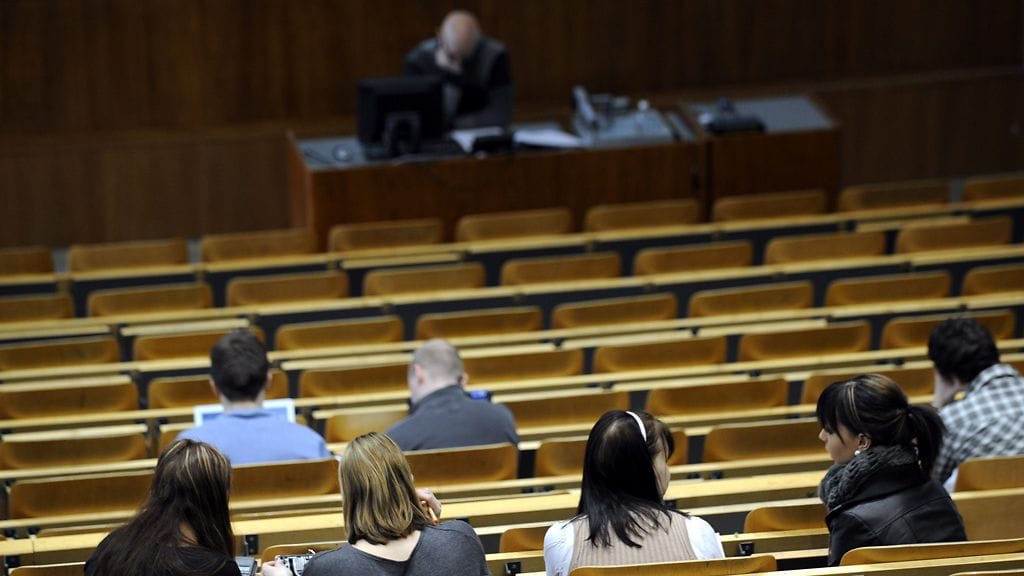 Korkeakoulujen rahoitusta on leikattu noin 280 miljoonaa euroa, ja niissä on käyty yli 60 yt-neuvottelukierrosta vuodesta 2012 lähtien.