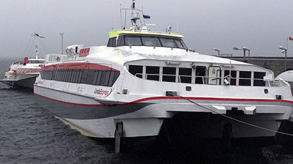 Linda Line on perunut kaikki vuoronsa tältä päivältä kovan tuulen takia.