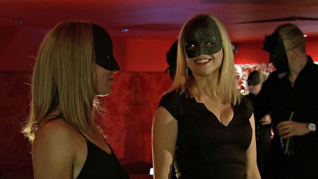 Salatut elämät - Camilla ja Monica (Nora Rinne ja Irina Vartia).