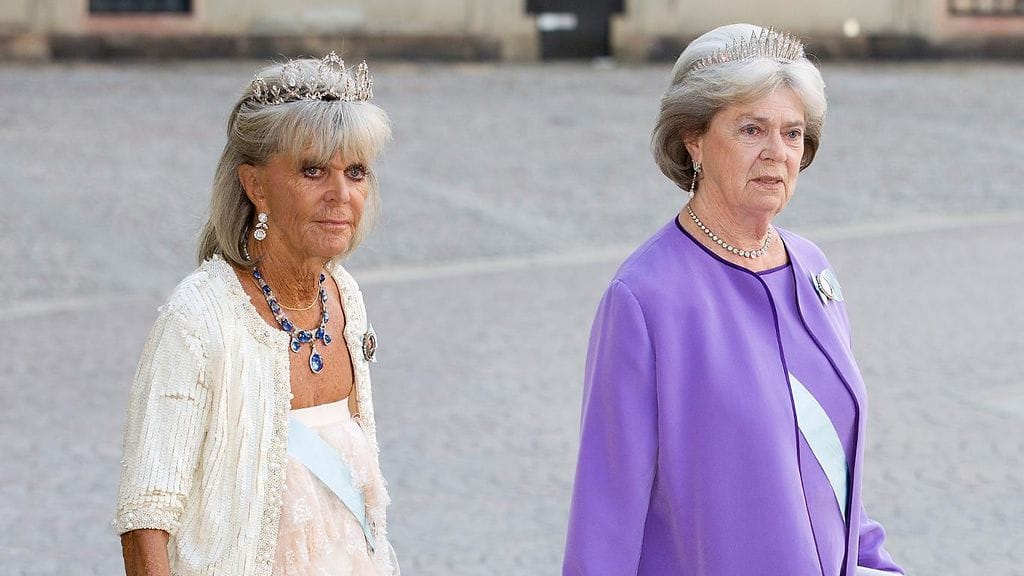 Prinsessa Margaretha (oik.) ja prinsessa Birgitta Madeleinen häissä kesällä 2012.