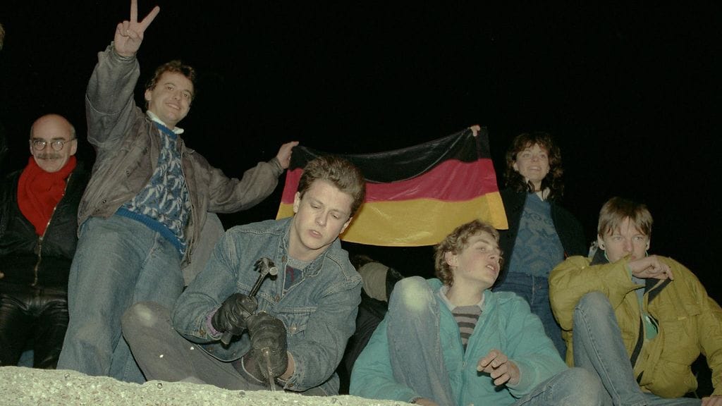 Berliinin muuri murtui 25 vuotta sitten.