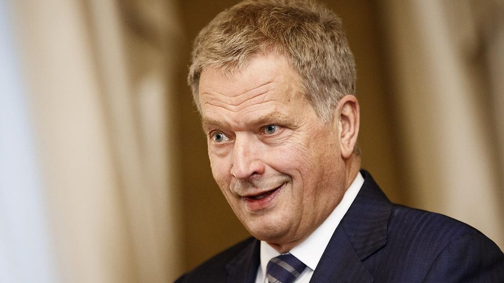 Sauli Niinistö puhui Poroshenkon kanssa puhelimitse maanantaina.