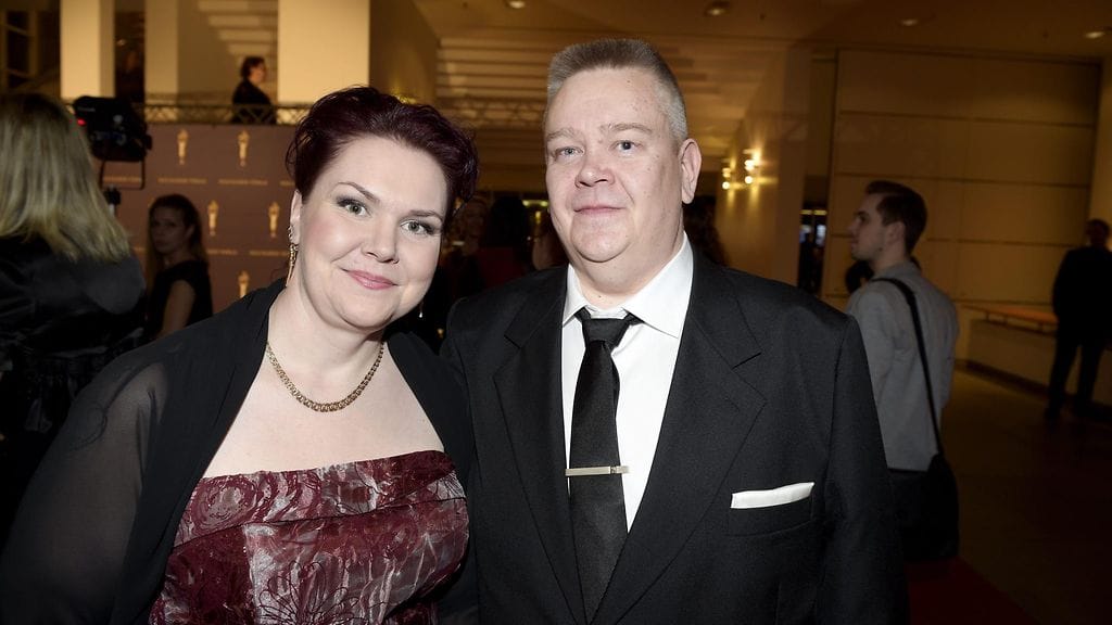 Suomen huutokauppakeisari -ohjelman ruutukasvot Heli ja Aki Kultainen Venla -gaalassa Kansallisoopperassa vuonna 2015.