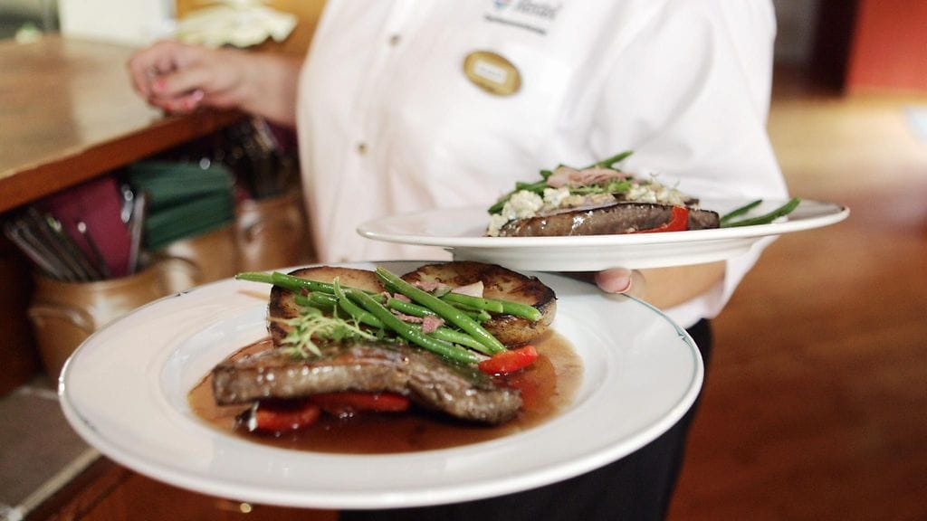 Ravintolassa työskentely kannattaa.