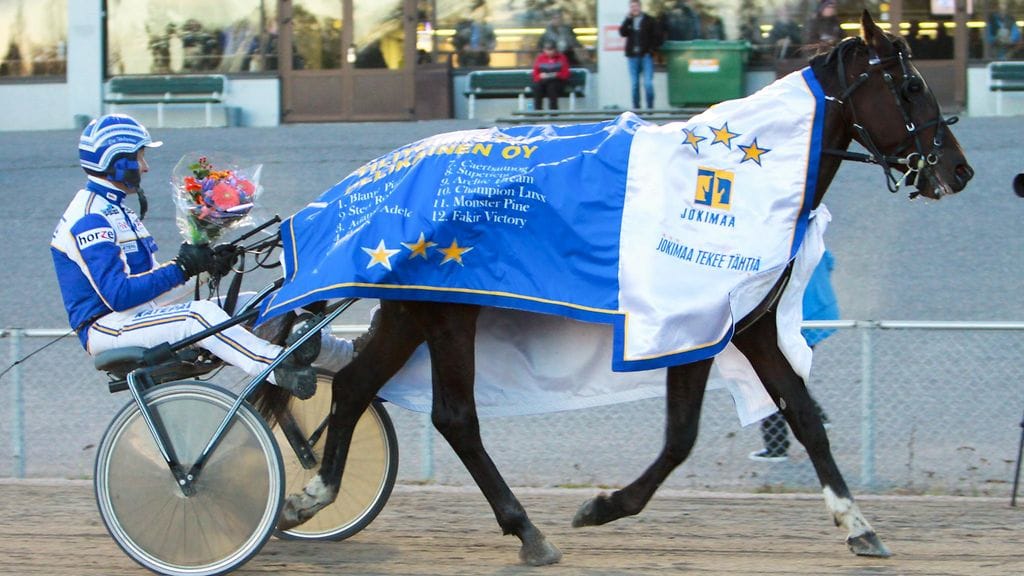 Blame pizzaz on saanut kovimpia vastustajiaan paremman lähtöpaikan ja sillä on paikka edetä keulaan, josta tuskin on lyötävissä.