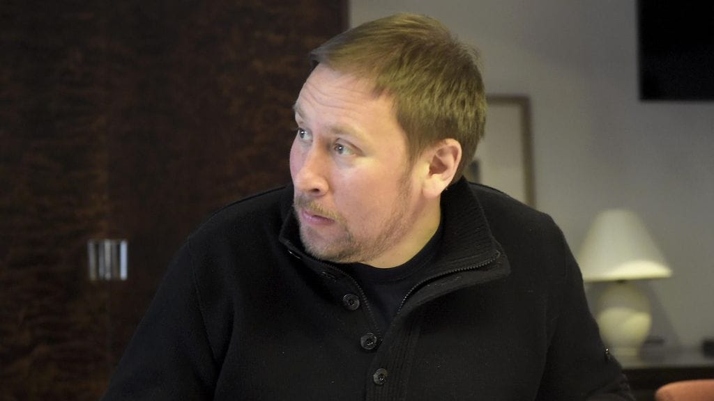 Vasemmistoliiton puheenjohtaja Paavo Arhinmäki puolueen eduskuntaryhmän kokouksessa Helsingissä. Arkistokuva.