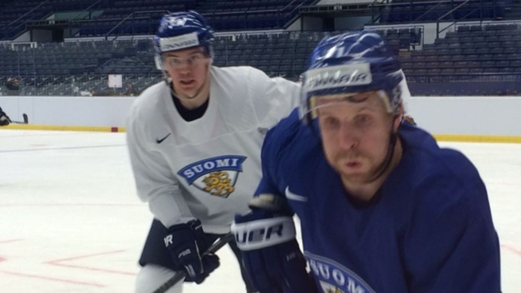 Jarkko Immonen ja Leo Komarov Leijonien harjoituksissa keskiviikkona.