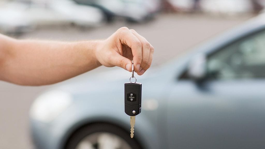 Autonvuokrausasiaa kannattaa miettiä jo kotimaassa matkaa suunnittelessa.