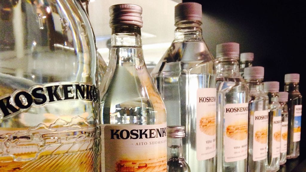 Erilaisia Koskenkorva-pulloja.