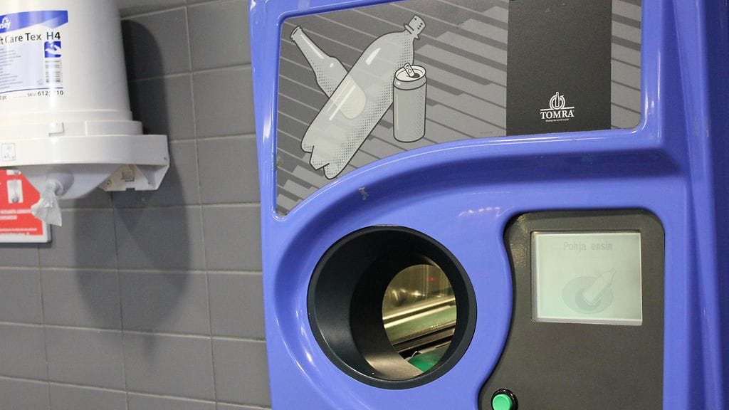 Kaikki pakkaustyypit voi palauttaa vastaisuudessa samoihin palautusautomaatteihin. Kuvituskuva.