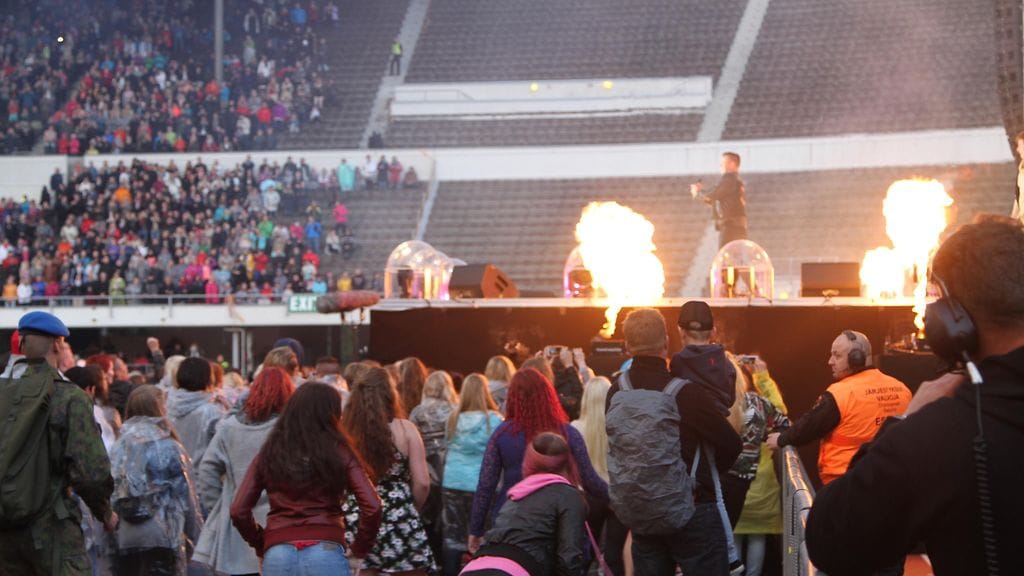 Yleisö lähti mukaan tanssimaan Gangnam Stylea.