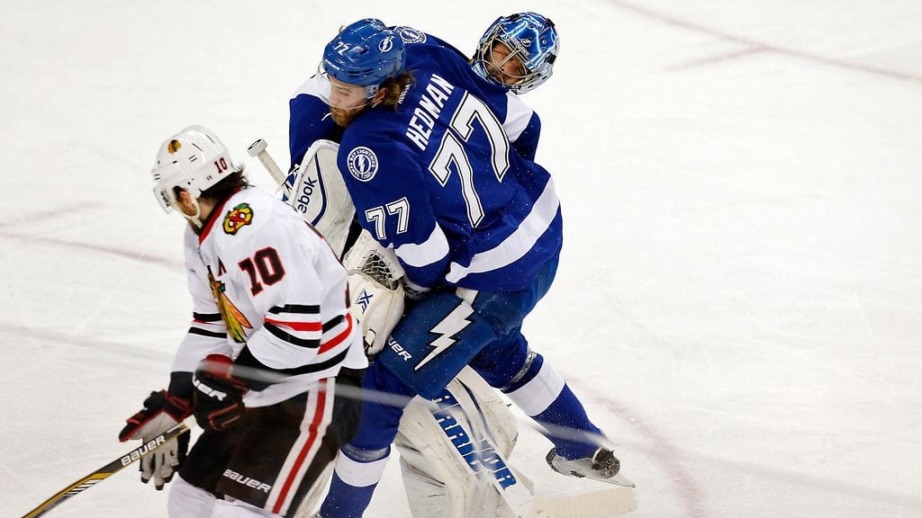 Patrick Sharp hyödynsi Tampa-kaksikon törmäilyn.