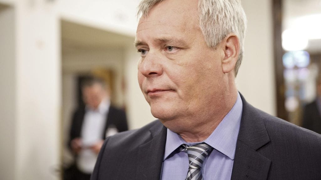 SDP:n puheenjohtaja Antti Rinne ei ota kantaa siihen, pitääkö hän AKT:n ilmoitusta asianmukaisena vai tuomittavana.