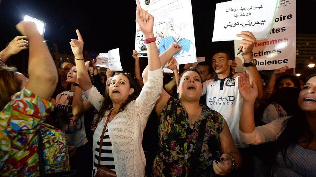 Marokkolaiset osoittivat mieltään kahden naisen pidättämistä vastaan kesäkuun lopussa.