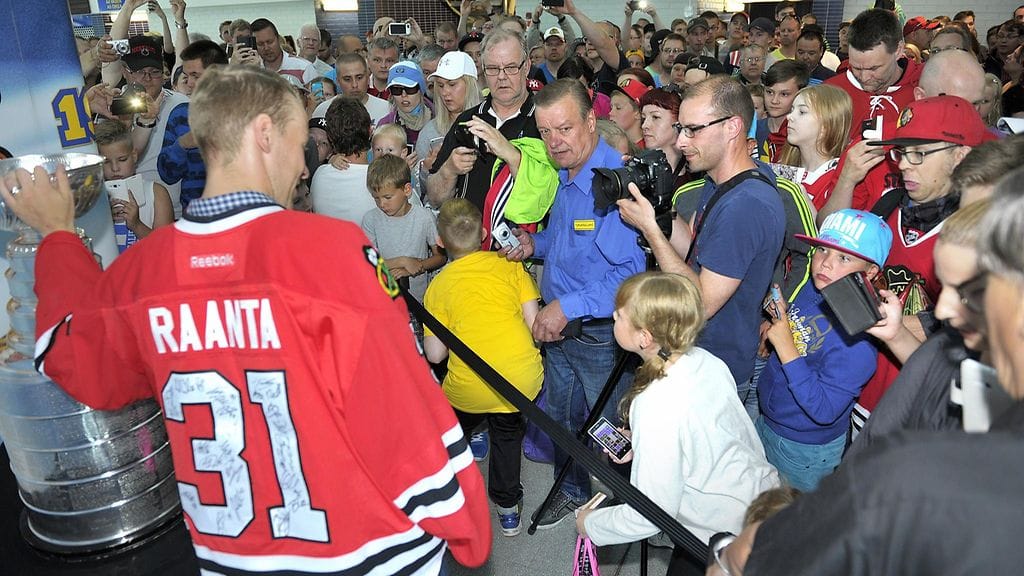 Antti Raanta ja Stanley Cup Raumalla