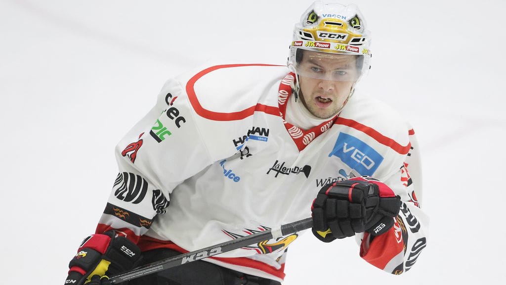 Petri Lammassaari Sportin paidassa viime joulukuussa.