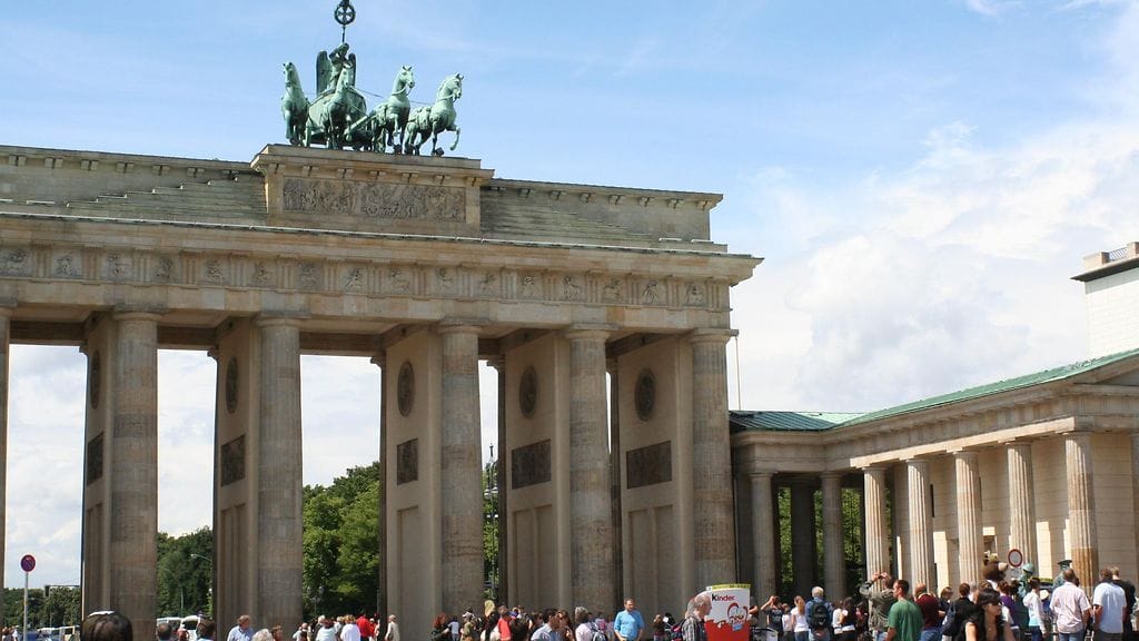 Poliisi epäilee syyrilaistaustaisen nuorukaisen suunnitelleen itsemurhaiskua Berliiniin. Kuvituskuva.