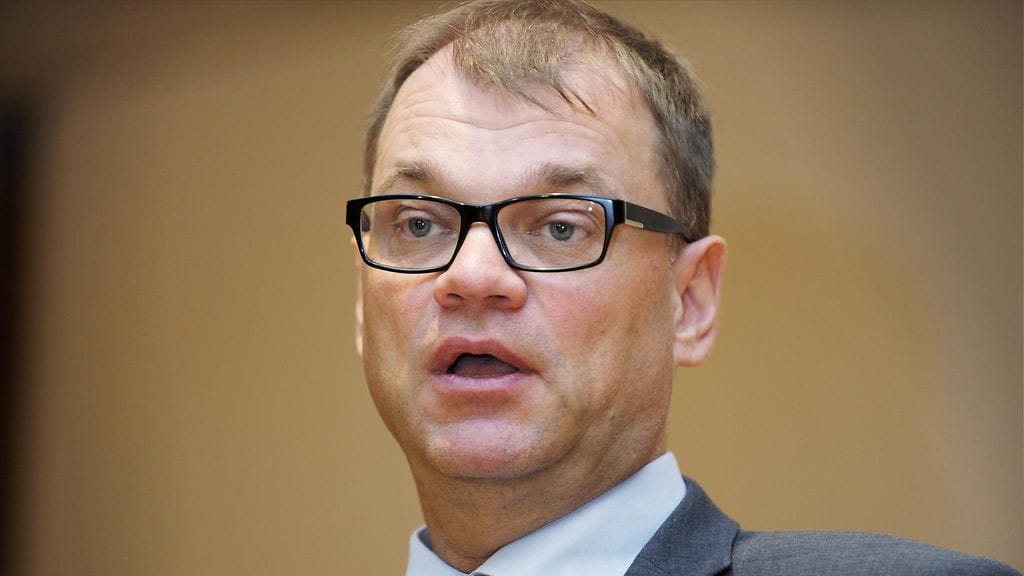 Keskustan puheenjohtaja, pääministeri Juha Sipilä kommentoi yhteiskuntasopimusneuvottelujen etenemistä Jyväskylässä.
