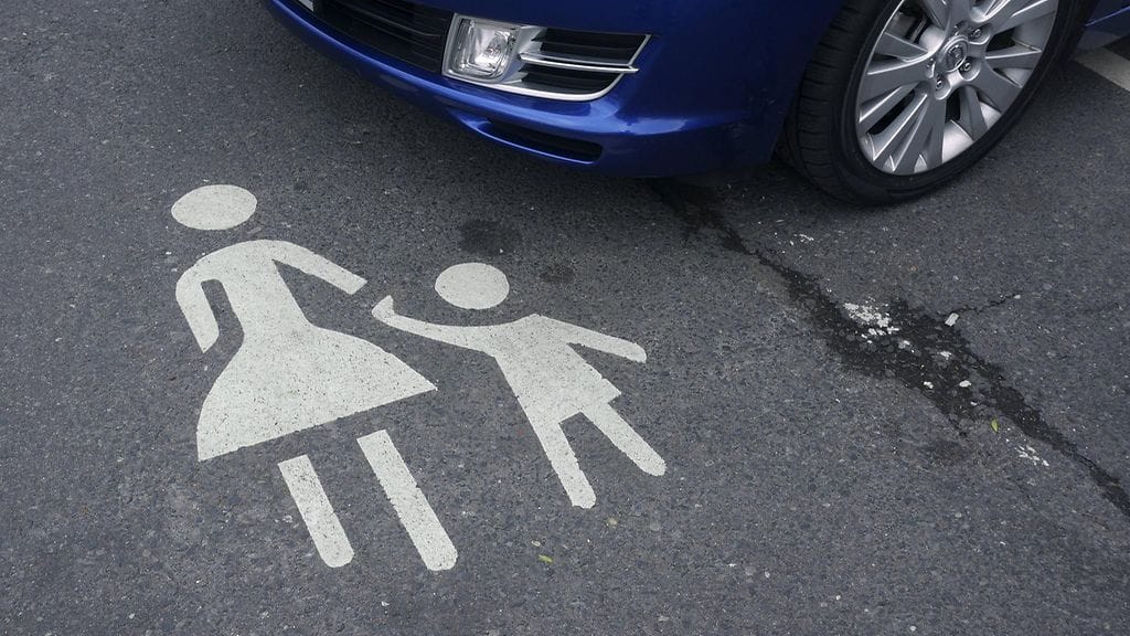 Kävelijän turvallisuuden kannalta ero 30 km/h ja 40 km/h nopeuden välillä on käänteentekevä.