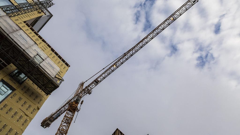 Poliisin mukaan nosturinkuljettaja oli tuhdissa humalassa. Kuvituskuva.