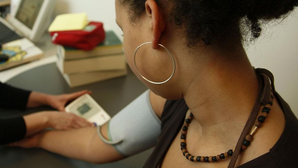 Kymmeniä lääkäreitä on ilmoittanut hoitamaan vapaaehtoisina turvapaikanhakijoita.