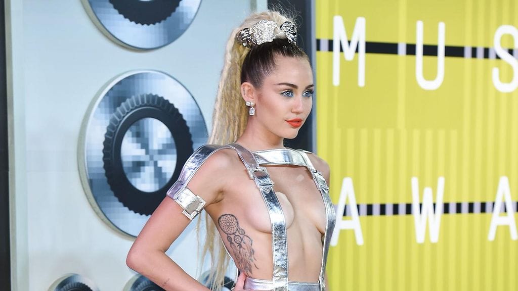 Miley Cyrus MTV Video Music Awards -gaalassa Los Angelesissa 31. elokuuta 2015.