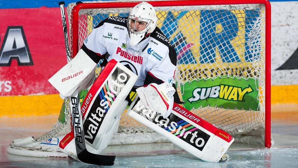Andreas Bernard torjui nollapelin Pelicansia vastaan. Kuvassa Bernard syyskuun JYP-Ässät-ottelussa.
