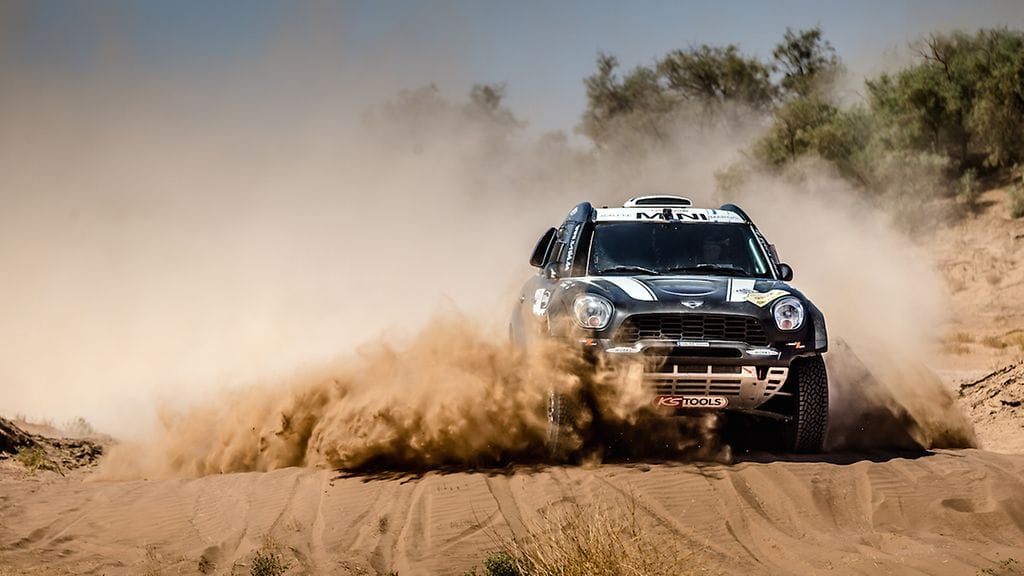 Mikko Hirvonen nousi kokonaistilanteessa seitsemänneksi. Kilpailu on osa Hirvosen valmistautumista ensi vuoden Dakar-ralliin.