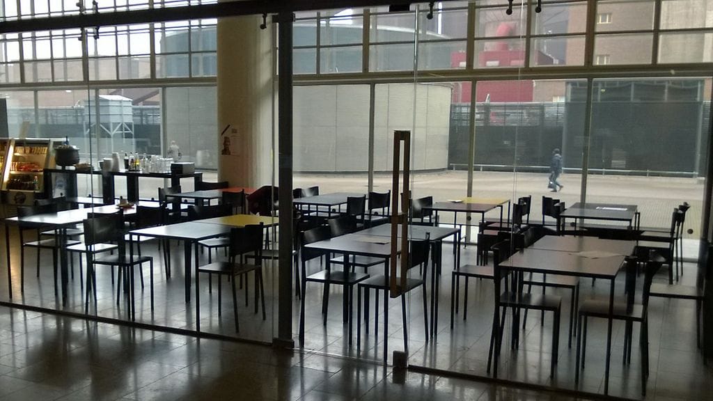 Oikeussalista poistunut Markus Pönkä sanoi menevänsä oikeustalon kahvioon, mutta siellä häntä ei näkynyt.