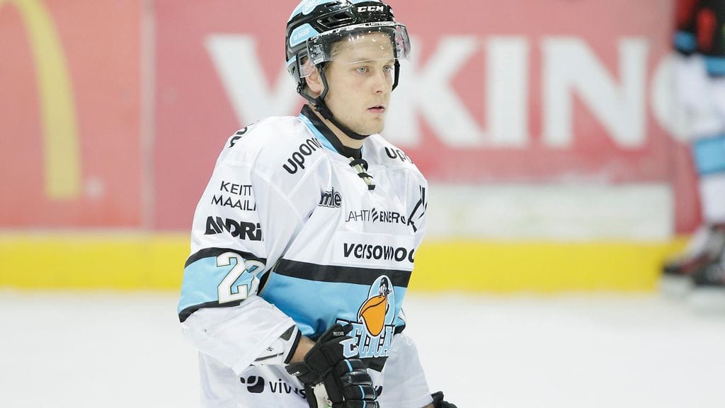 Juhani Tyrväinen, Pelicans