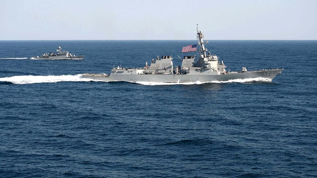 Yhdysvaltojen laivasto on vahvasti läsnä kiistellyllä Etelä-Kiinan merellä.