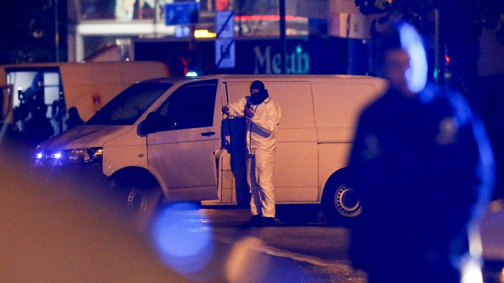 Schaerbeekin alueella sijaitsevassa huoneistossa oli myös jälkiä räjähteistä sekä useita pommiliivejä. Kuvituskuva.