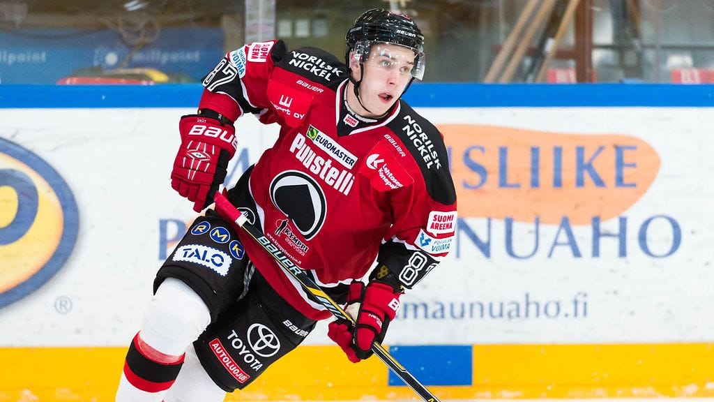 Aleksi Saarela palaa Ässät-paitaan.