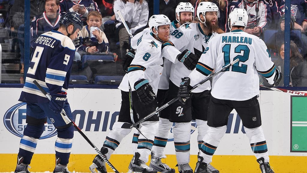 San Jose Sharks lannisti Columbus Blue Jacketsin päätöserän maaleillaan.