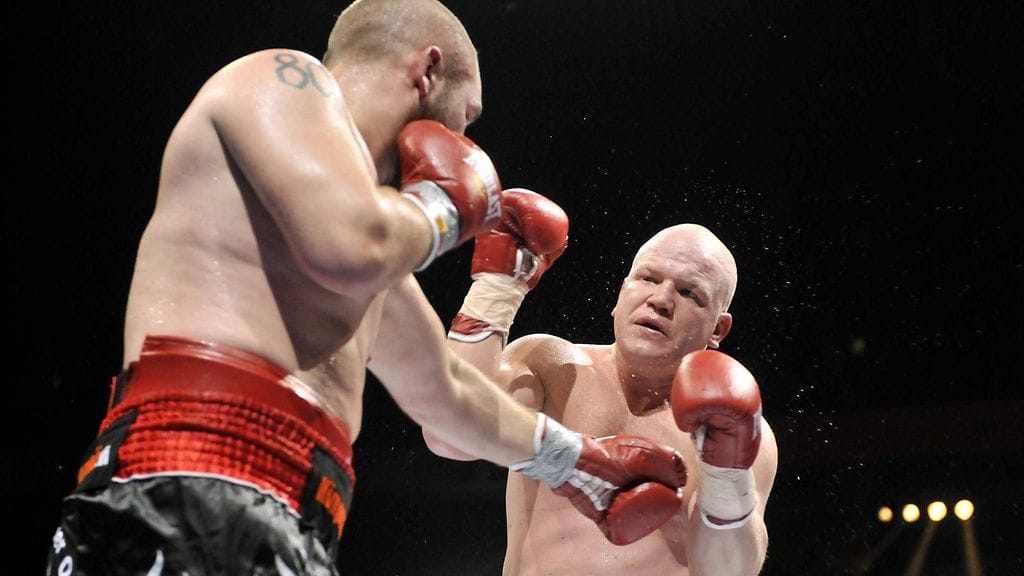 Juho Haapoja ja Sami Elovaara ottelussa 2008