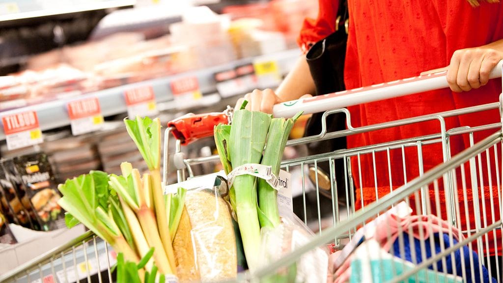 Alle sadan neliön ruokakaupat ovat menettäneet asiakkaita.