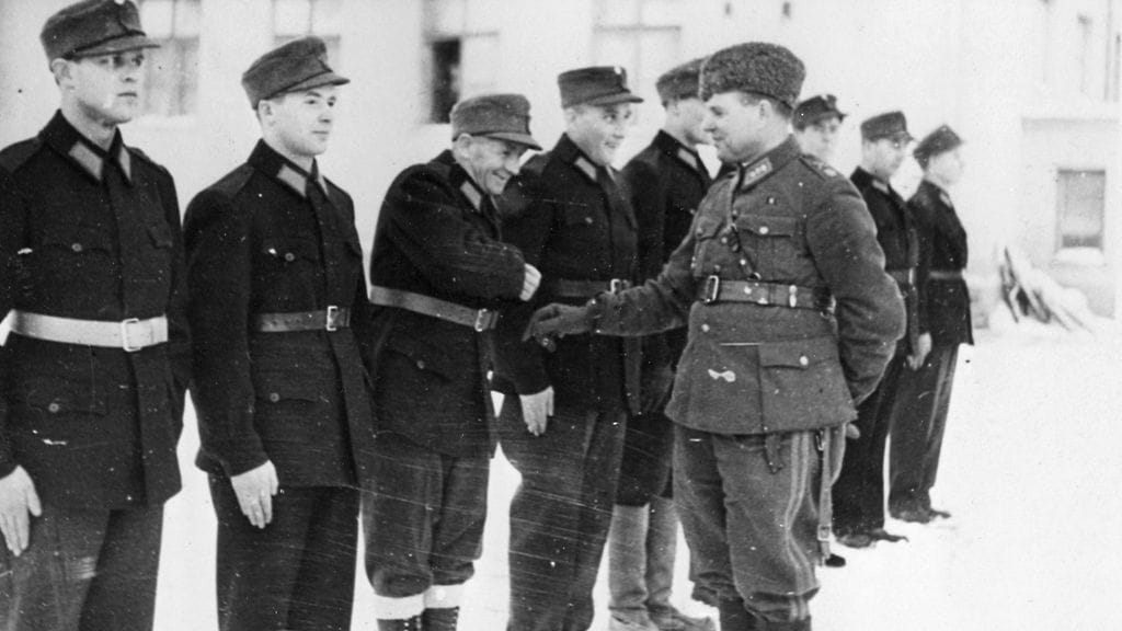 Talvisodan amerikkalaisia vapaaehtoisia sotilaita uusissa suomalaisissa sotilaspuvuissaan helmikuussa 1940.